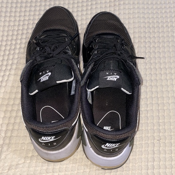 Nike Air Max Excee Men’s Black and White Sneaker Shoes - Picture 2 of 8